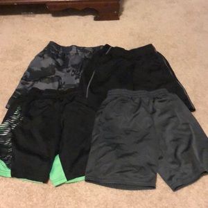 Boys athletic shorts, size 6-7